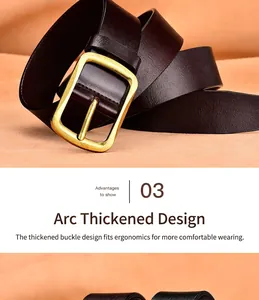 Detalle de cinturón de cuero vintage para hombre con hebilla de bronce y diseño ergonómico