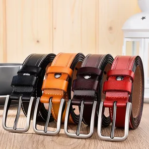 Lot de ceintures en cuir classiques en quatre couleurs avec boucle et coutures blanches