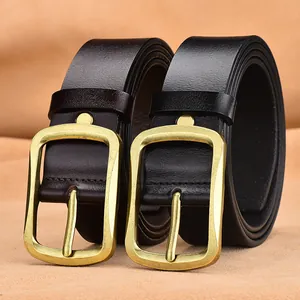 Cinturones clásicos de cuero para hombre en negro y marrón oscuro con hebillas vintage