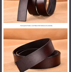 Détail de ceinture en cuir marron foncé montrant le rail automatique et la texture lisse