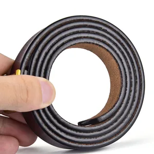 Ceinture en cuir marron foncé classique avec boucle dorée polie pour femmes stylées