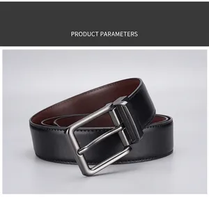 Detail van de klassieke leren riem met gesp en zwart-bruin omkeerbaar ontwerp voor heren