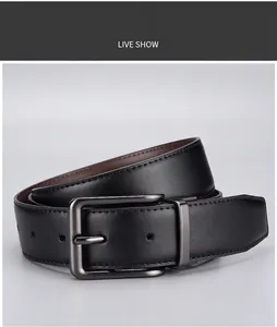 Detail van echt lederen riem met gunmetal gesp en hoogwaardige stiksels