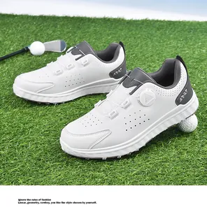 Detail der Golfschuhe mit Drehverschluss-System und atmungsaktivem perforiertem Obermaterial