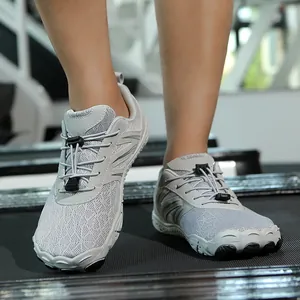 Scarpe a cinque dita per nuoto e trekking con rete traspirante su tapis roulant