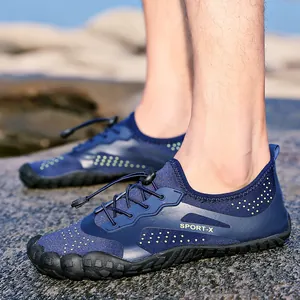 Chaussures aquatiques bleues séchage rapide avec semelle antidérapante pour plage et rando