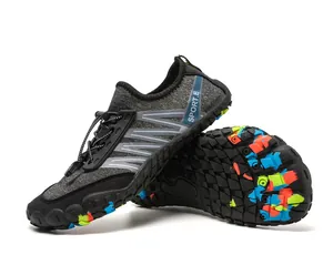 Détails de la semelle antidérapante et du mesh respirant pour chaussures aquatiques