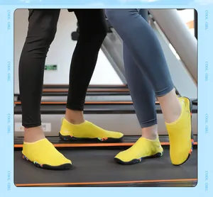 Chaussures d'eau jaunes respirantes avec semelles antidérapantes pour fitness et sport