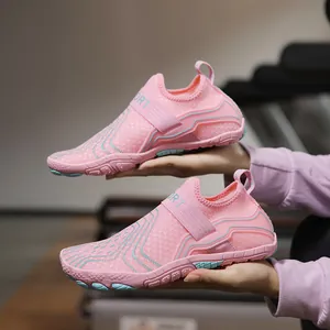 Pink quick-dry water shoes for women with breathable honeycomb mesh and non-slip soles