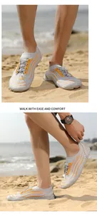Scarpe acquatiche da esterno con rete traspirante e punta antiscivolo sulla spiaggia