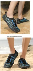 Dettaglio di scarpe da scoglio ad asciugatura rapida con suole in gomma antiscivolo