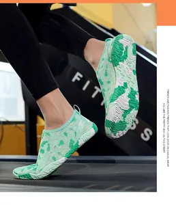 Ademende muntgroene waterschoenen voor fitness en grip tijdens een loopbandtraining