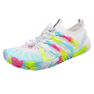 Zapatos de agua transpirables tie-dye con malla de secado rápido y suela antideslizante