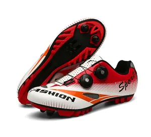 Details von Mountainbike-Schuhen mit doppeltem Drehverschluss und rutschfester Profilsohle