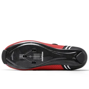 Detail view of the carbon fiber sole with 3-bolt cleat mounts and stiffness index 10.0