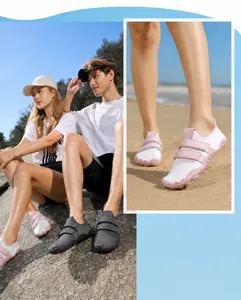 Detalle de zapatos de agua de cinco dedos con velcro y tejido de malla transpirable