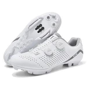 Scarpe da ciclismo bianche con doppia chiusura rotante e superficie traforata traspirante