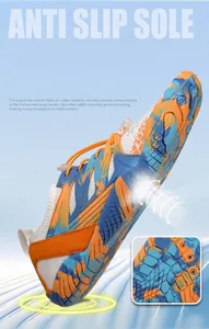 Detalle de zapatos acuáticos para exterior con suela de goma antideslizante y tracción