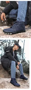Details hoher Winter-Schneestiefel mit Fleecefutter und Kordelzugverschluss zum Wandern