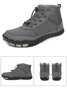 Detailansicht der Winter-Wanderschuhe mit Kunstfellfutter und rutschfester Gummisohle