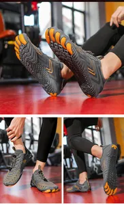 Dettaglio macro di scarpe a piedi nudi ad asciugatura rapida con suola in gomma antiscivolo