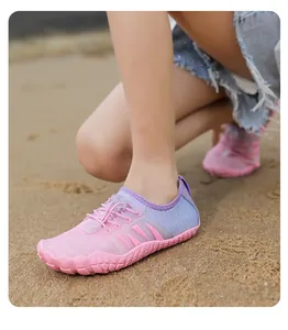 Rosa lila Kinder-Badeschuhe mit atmungsaktivem Mesh und rutschfester Gummisohle für Strand