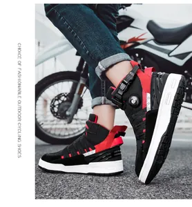 Details der wasserdichten Motorradstiefel mit BOA-Verschluss und rutschfester Gummisohle