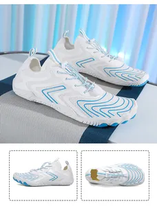 Dettaglio scarpe da scoglio ad asciugatura rapida con protezione dita e tomaia mesh