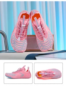 Scarpe acquatiche rosa e blu ad asciugatura rapida con mesh traspirante e coulisse