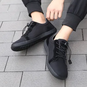 Barfußschuhe für Herren in Schwarz mit atmungsaktivem Strick und breiter Zehenbox