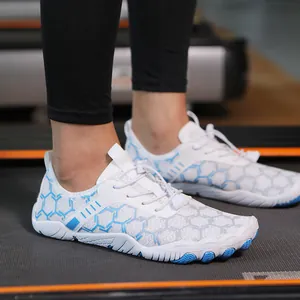 Chaussures aquatiques à séchage rapide avec maille nid d'abeille bleu et blanc pour la plage