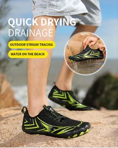 Dettaglio del tessuto mesh ad asciugatura rapida e sistema di drenaggio per scarpe da scoglio