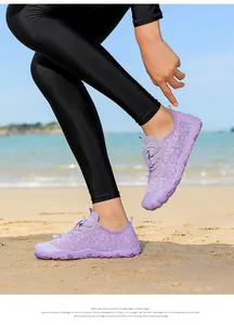 Chaussures aquatiques violettes avec mesh respirant et semelle en caoutchouc antidérapante