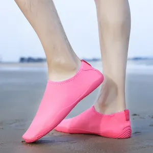 Scarpe da scoglio rosso rosa ad asciugatura rapida per yoga con suole antiscivolo