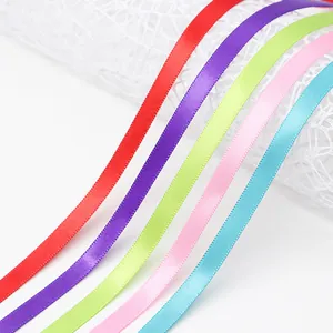 Set van 1cm kleurrijke polyester satijnen linten voor cadeauverpakking en knutselwerk