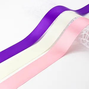 Rubans de satin violet, beige et rose pour emballages cadeaux et bouquets de fleurs