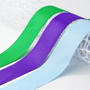Ripsband in Grün, Lila und Blau für Geschenkverpackungen und Blumendekoration