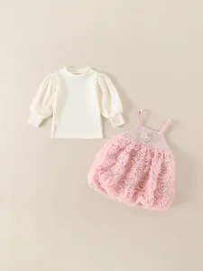 Zweiteiliges Set für Mädchen mit rosa Blumenträgerkleid und Strickoberteil