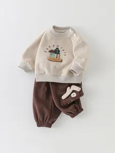 Ensemble en coton pour bébé garçon avec broderie maison et poches 3D pour printemps