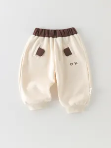 Pantalon de jogging beige en coton pour garçon avec taille marron et broderie 'OK'