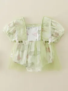 Lichtgroene babyromper met bloemenprint, tule rok en gepofte mouwen voor zomer
