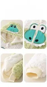 Détails de la grenouillère bébé en polaire avec capuche cartoon et boutons pressions