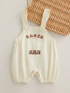 Ensemble salopette bébé en coton avec motif ours mignon et slogan Baker
