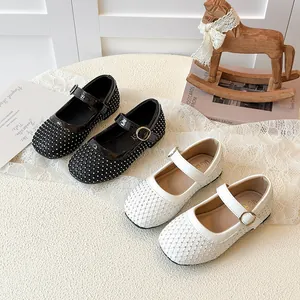 Glitzernde Strass-Mary-Janes für Mädchen in Schwarz und Weiß mit schicken Lackleder-Details