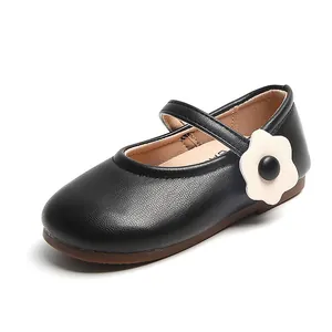 Klassische schwarze Mary Jane Schuhe für Mädchen mit großer weißer Blume und rutschfester Sohle