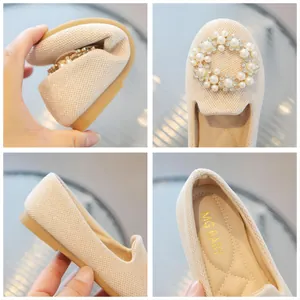Chaussures plates beiges pour filles avec perles et strass sur semelle en gomme flexible