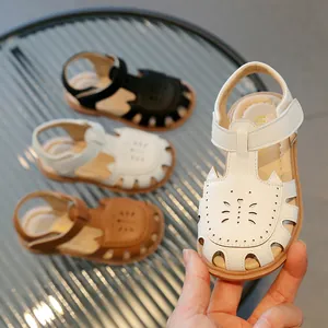 Sandali da Ragazza Punta Chiusa Traforati Stile Romano Principessa Pelle Sintetica Suola in Gomma Scarpe Estive
