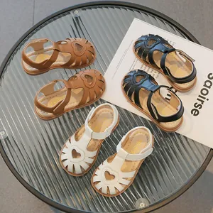 Kinder-Römersandalen mit Herz-Ausschnitt in Braun, Schwarz und Weiß, weiches Leder für Sommer