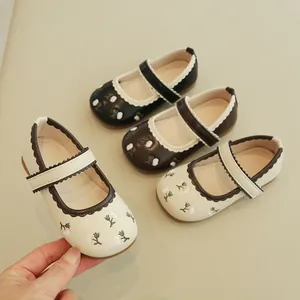 Girls Mary Jane Shoes Floral Embroidery Scalloped Trim PU Leather Flat Shoes For Toddler Little Kids Princess Party Dress Shoes