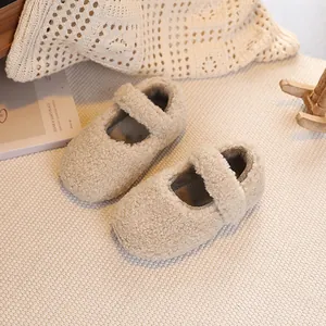 Children plush Mary Jane shoes in beige faux fur with velcro strap for autumn winter